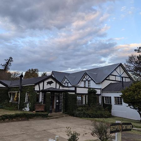 The Historic Hogsback Inn Exteriör bild