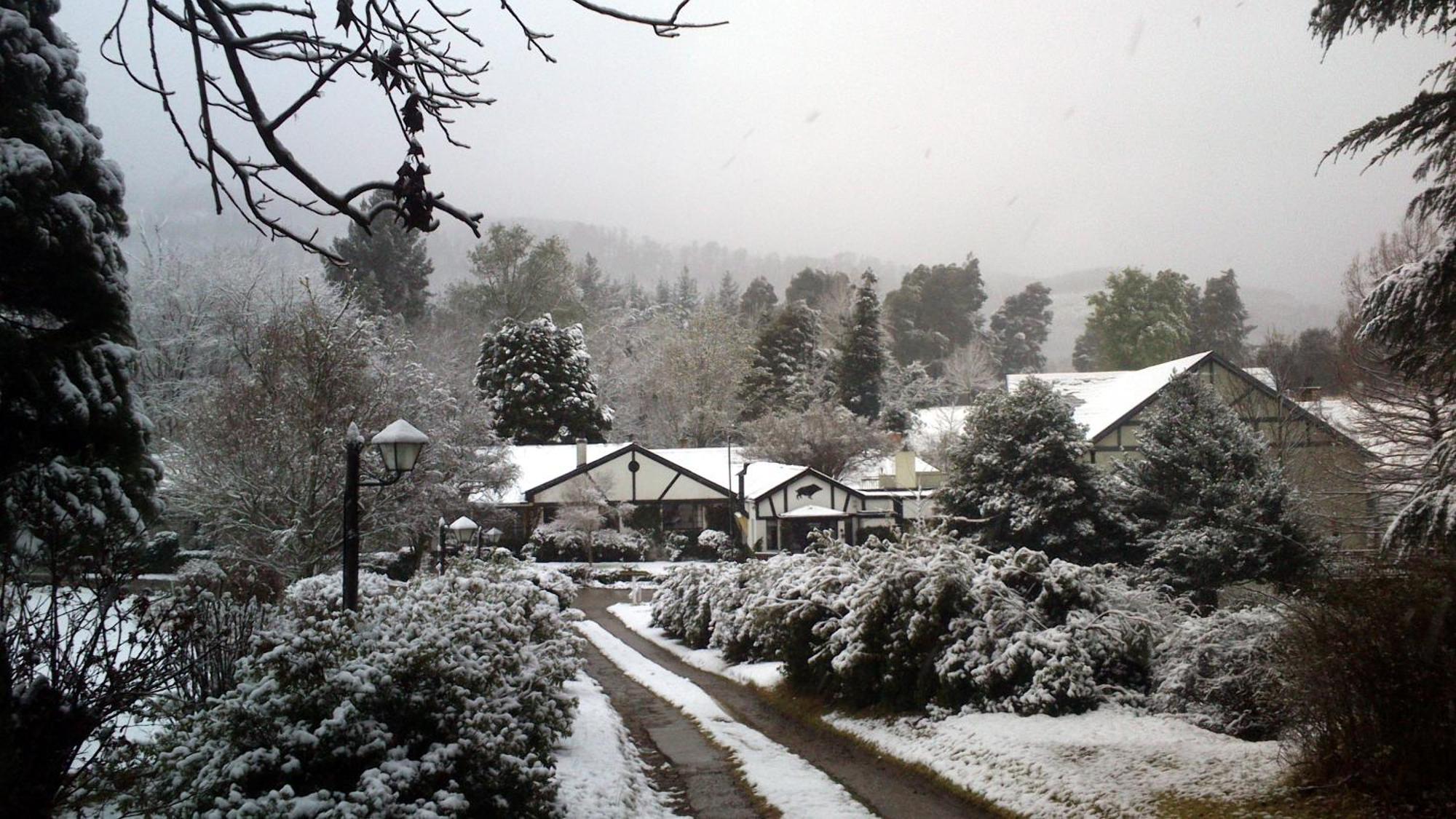 The Historic Hogsback Inn Exteriör bild