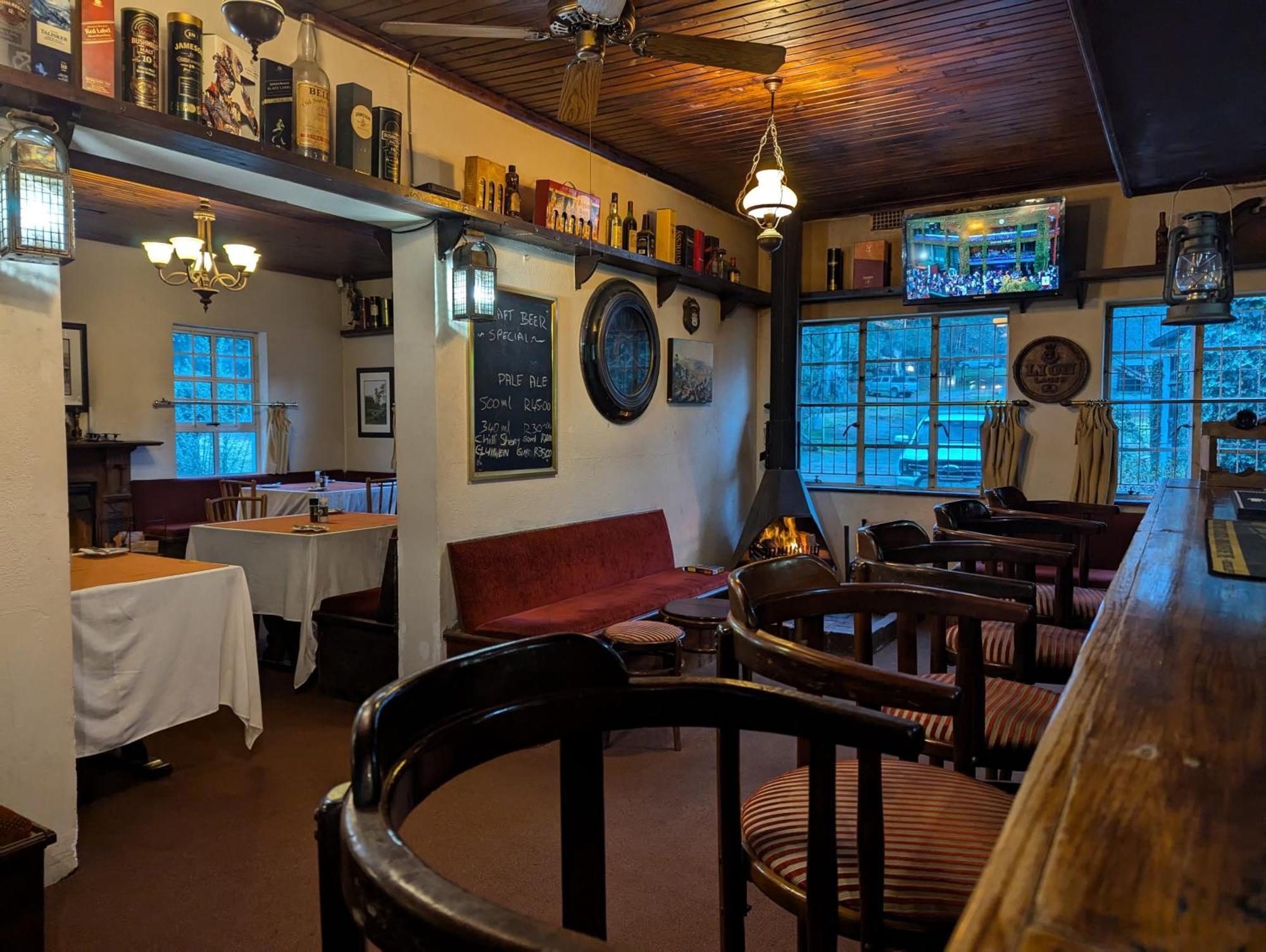 The Historic Hogsback Inn Exteriör bild